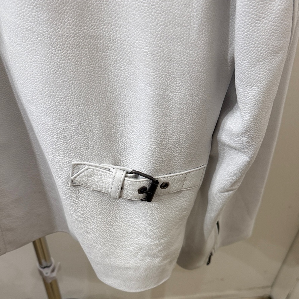 Vintage Women White Leather Racing Jacket with Patches - Picture 12 of 13